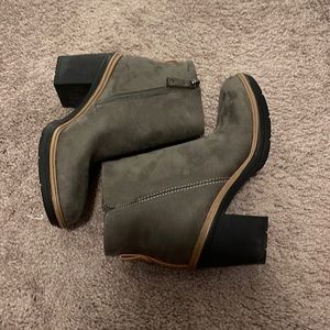 👢HEELED MEMORY FOAM BOOTS